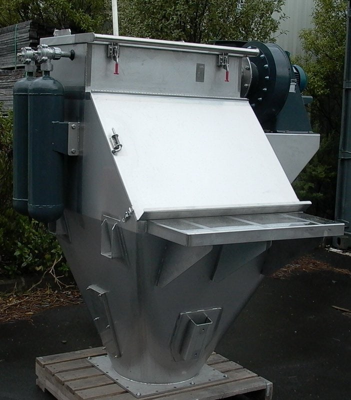 DUSTEX designed and supplied 25kg bag dumps with integral dust collectors to Chemical Feed Solutions. This combined system avoids problems associated with the collection and disposal of waste material. DUSTEX designed and supplied 25kg bag dumps with integral dust collectors to Chemical Feed Solutions. This combined system avoids problems associated with the collection and disposal of waste material.