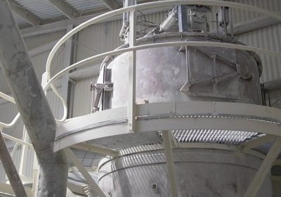 A decades-old mechanical shaker dust collector at Taylor’s Lime was retrofitted with a new pulse jet dust collector in the existing hopper vessel.